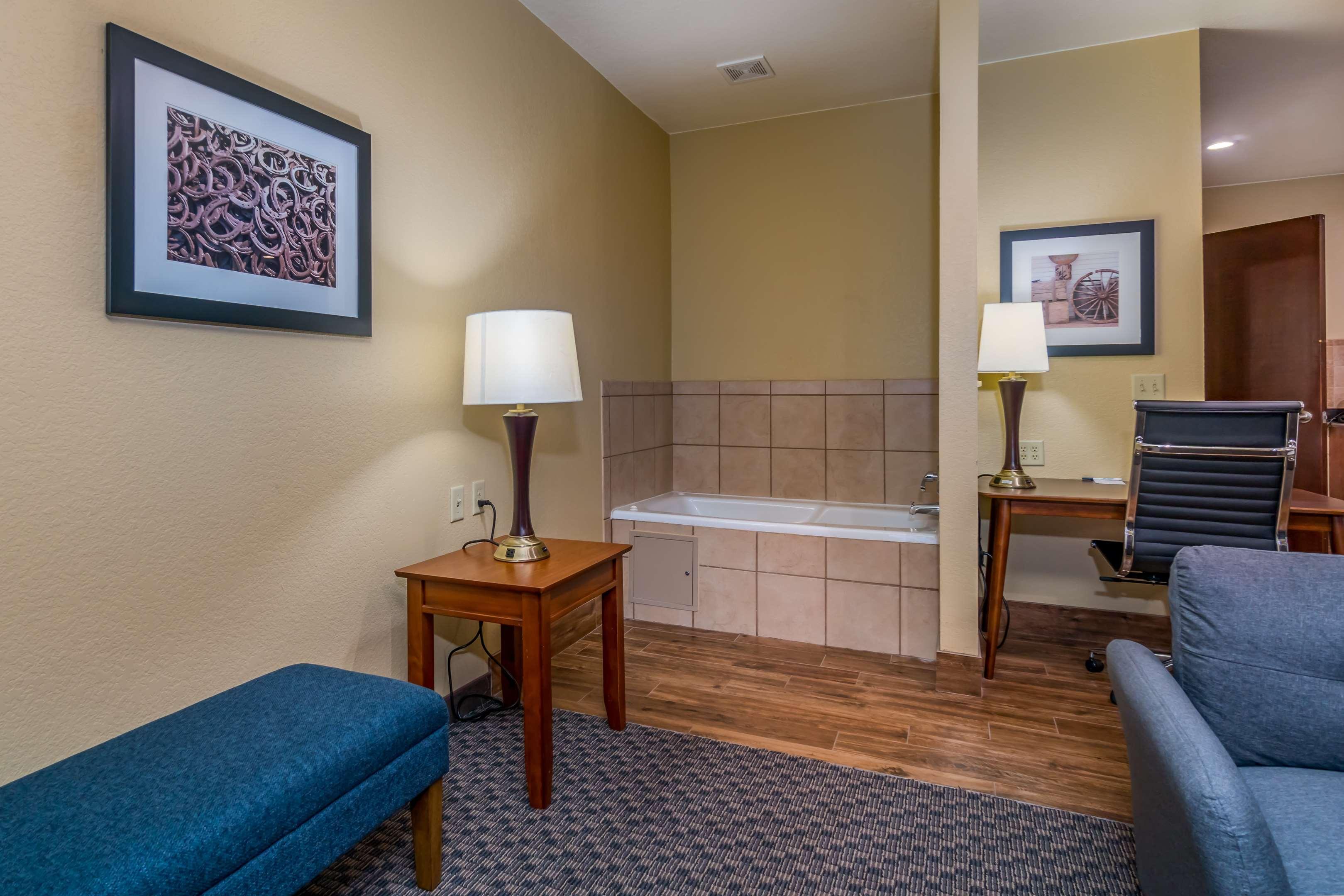 Best Western Plus Shamrock Inn & Suites Εξωτερικό φωτογραφία