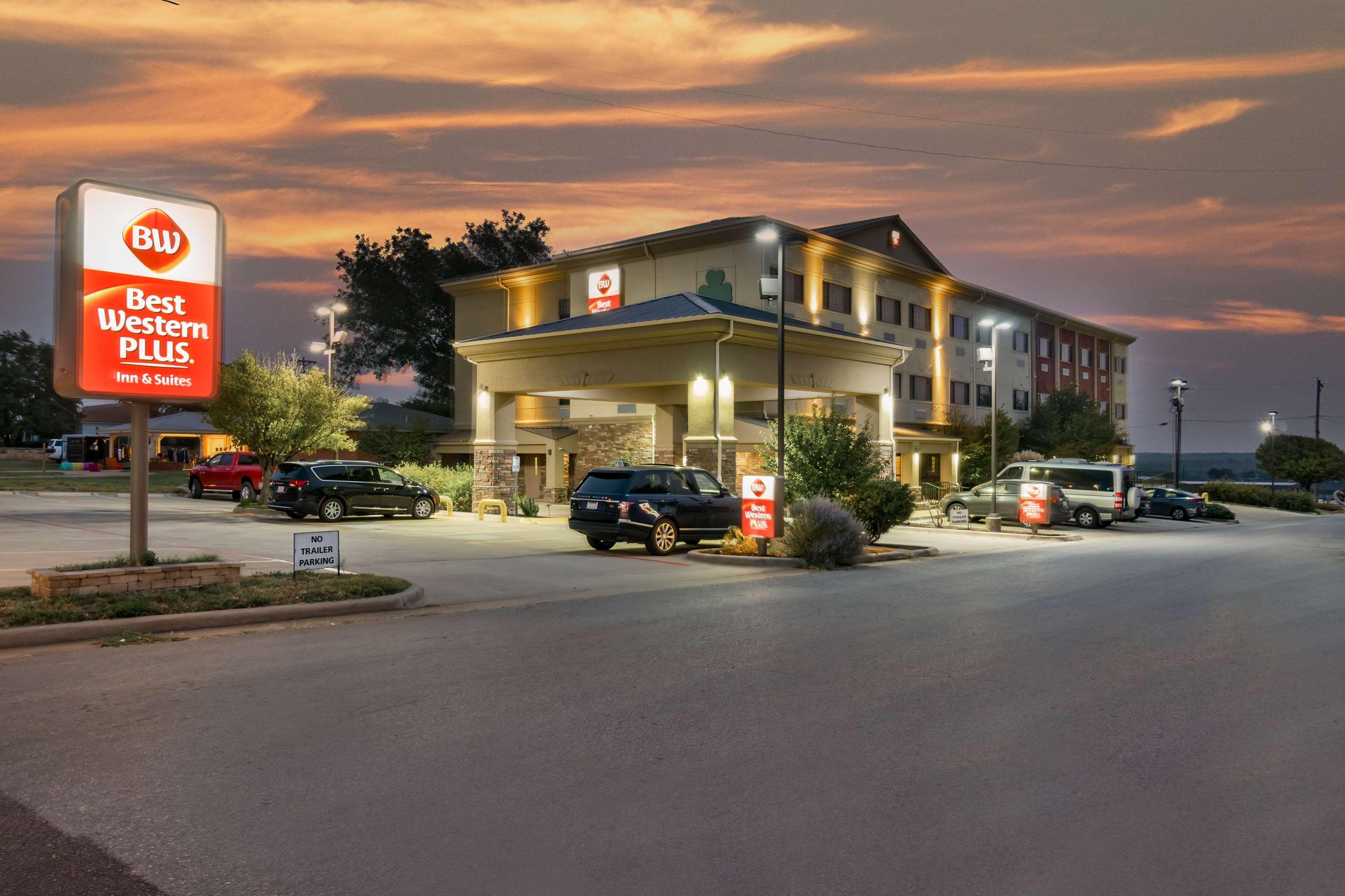 Best Western Plus Shamrock Inn & Suites Εξωτερικό φωτογραφία