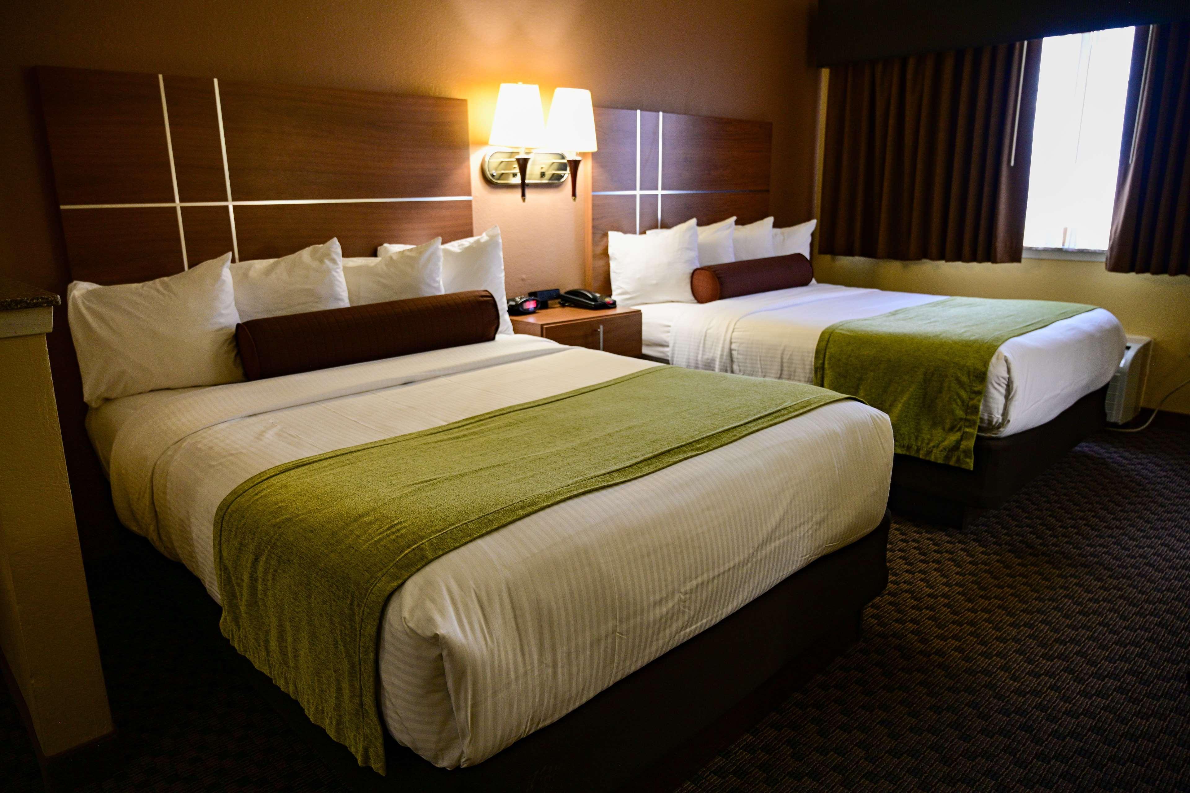 Best Western Plus Shamrock Inn & Suites Εξωτερικό φωτογραφία